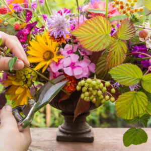 Meadow Style Naturalistic Long Table Arrangement Tutorial
